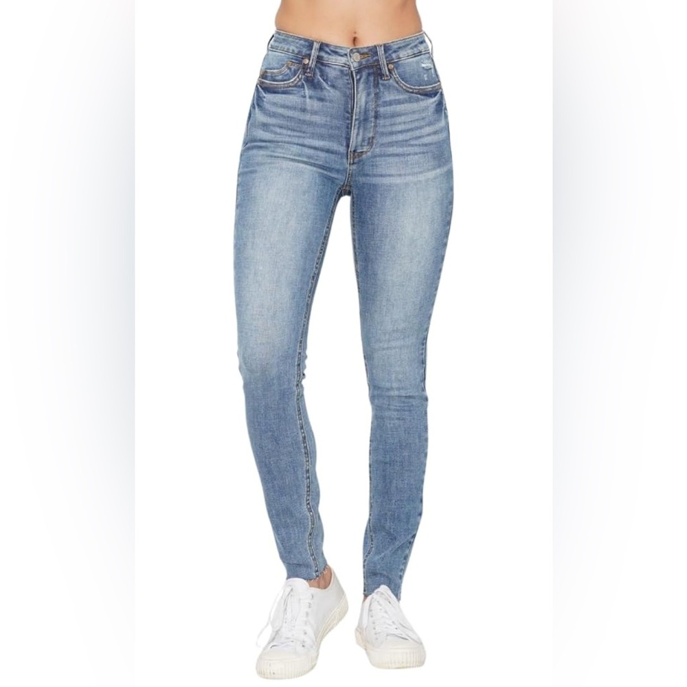 NWT | Judy Blue | Tummy control medium wash skinny fit jeans